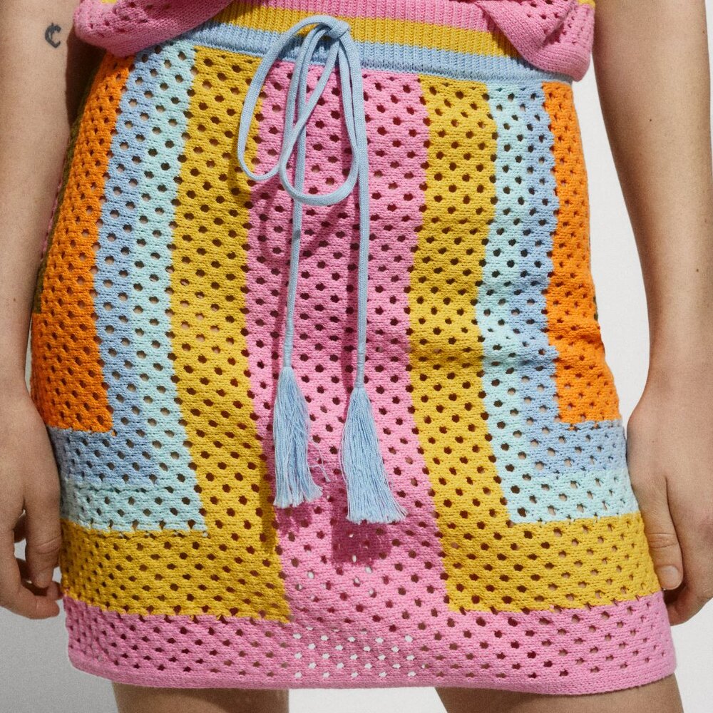 MANGO // Crochet mini-skirt with bow fastening